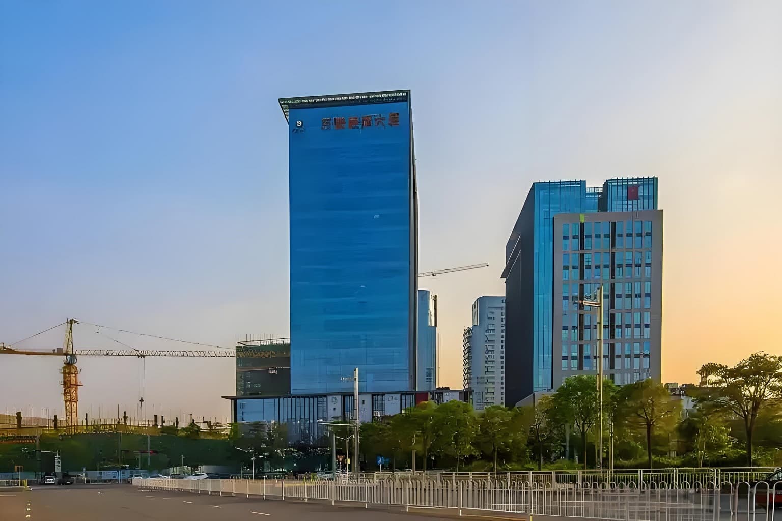 万俊经贸大厦
